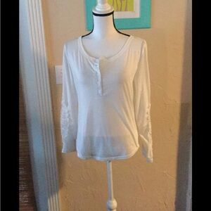 Women's White Long Sleeve Top Lace sleeved T Shirt.   Size M